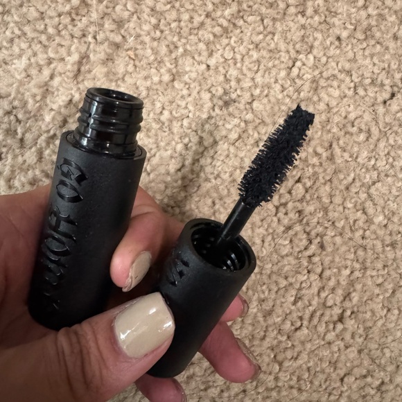 Kat Von D "Go Big or Go Home" mini mascara - Picture 3 of 10